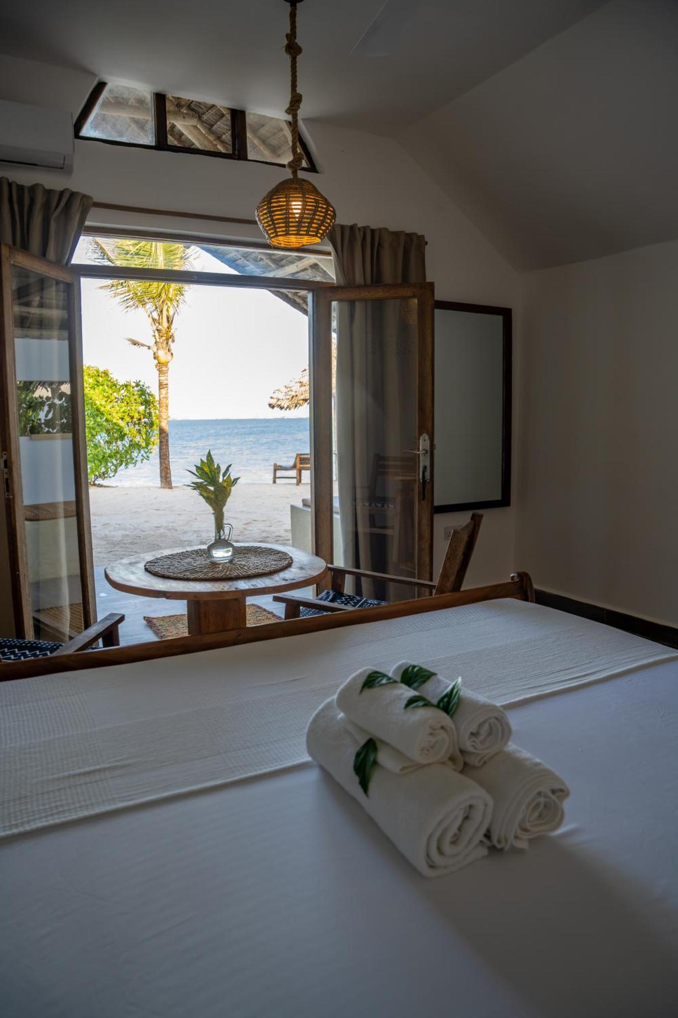Juana Ocean Villas Makunduchi Exterior photo
